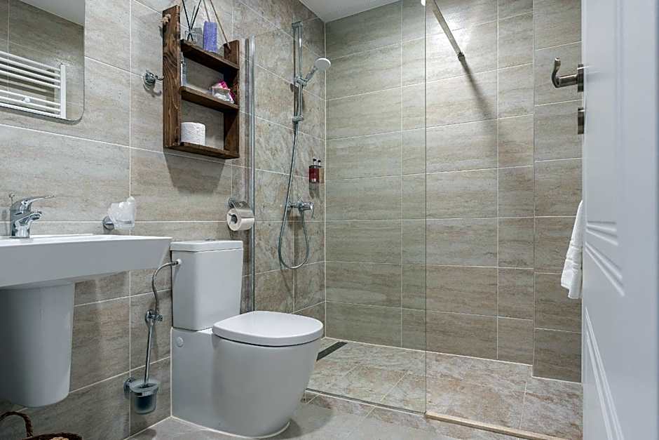 Tiarra Mountain Lodge