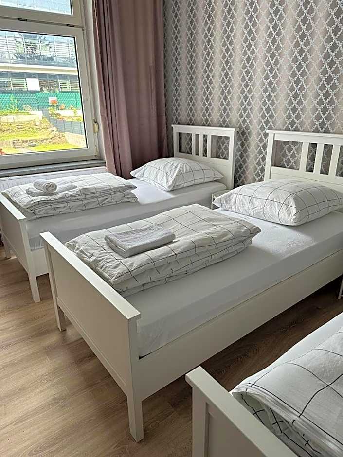 Eva's Hostel - Self Check-In & Only Private Rooms