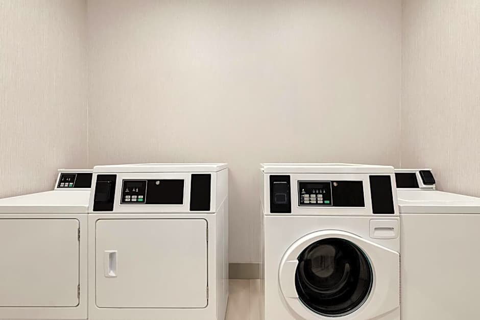 Holiday Inn Express & Suites - Dalton - Walnut Ave By IHG