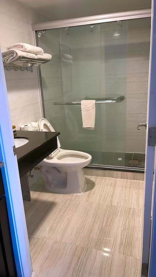 Kluane Park Inn