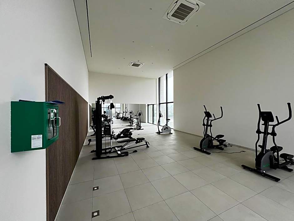 Huswell - Beautiful apartment with communal pool and gym