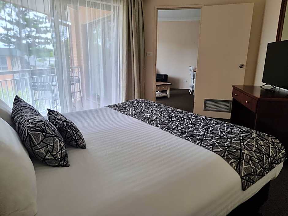 Charbonnier Motor Inn