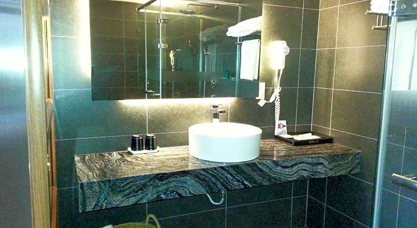 Imperial Dynasty Exquisite Hotel