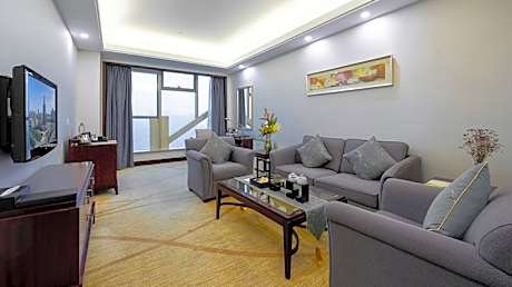 New Century - Executive Suite, City View