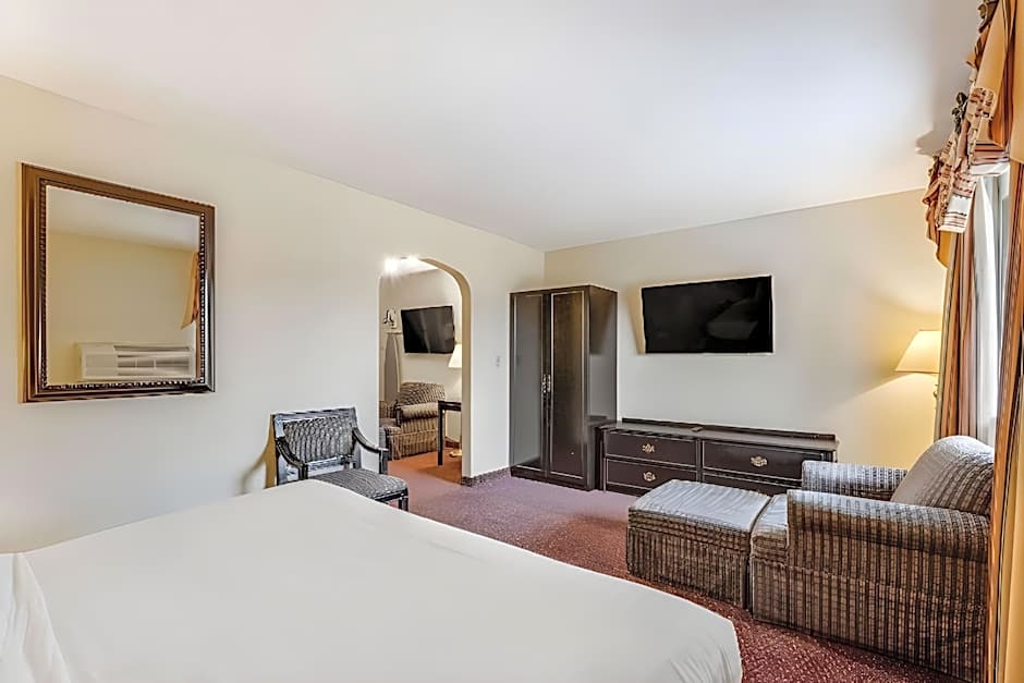 Econo Lodge Whitehall Near Michigan's Adventure