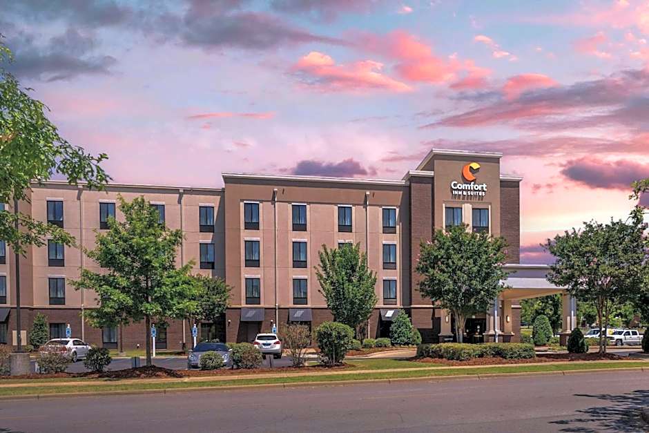 Comfort Inn & Suites At CrossPlex Village