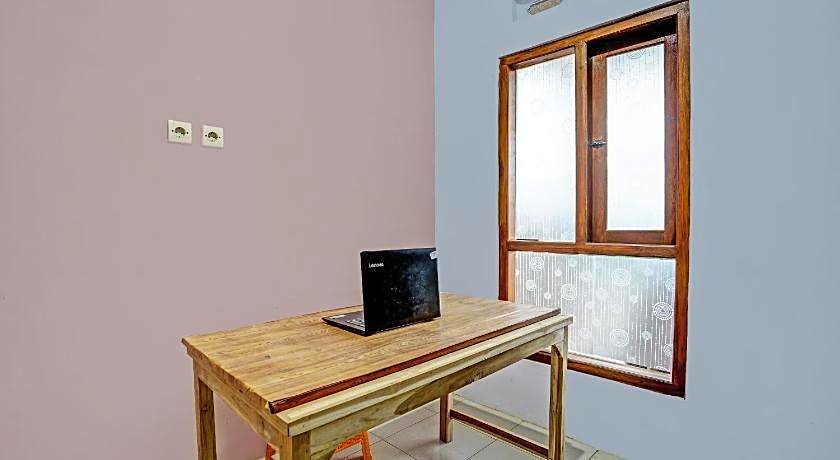 Hotel O Sobat Ijen HomestayNearSungai Prengsengan