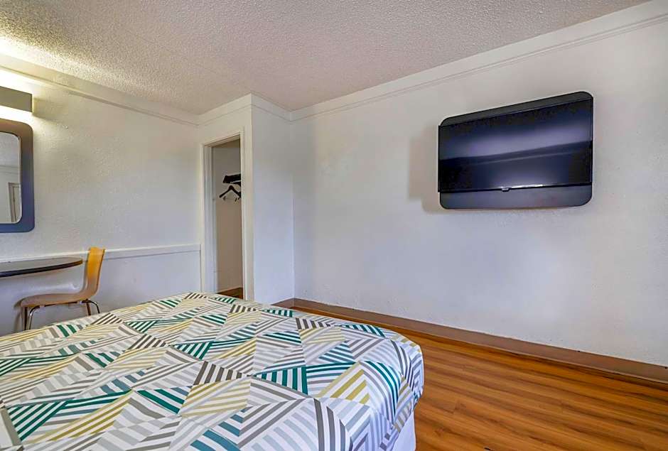 Motel 6-Beaumont, TX