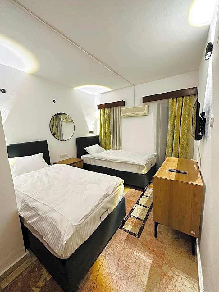 JEST OTEL