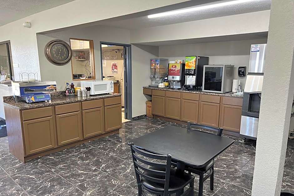 Days Inn by Wyndham Warrensburg