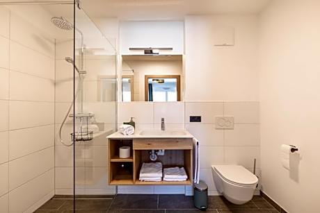 Apartment with Garden View