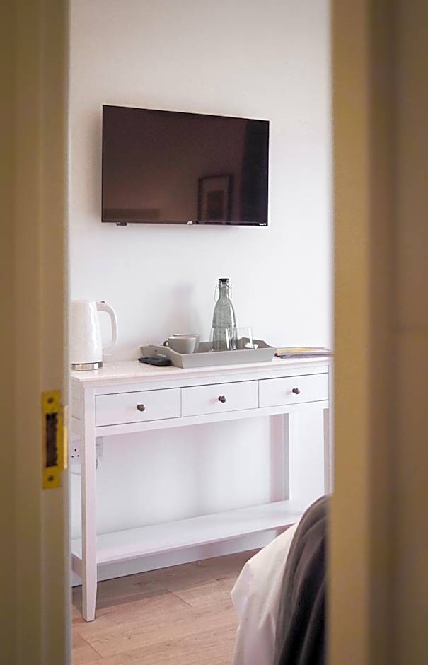 Lemon Tree Rooms - Newly Refurbished Coastal Stay