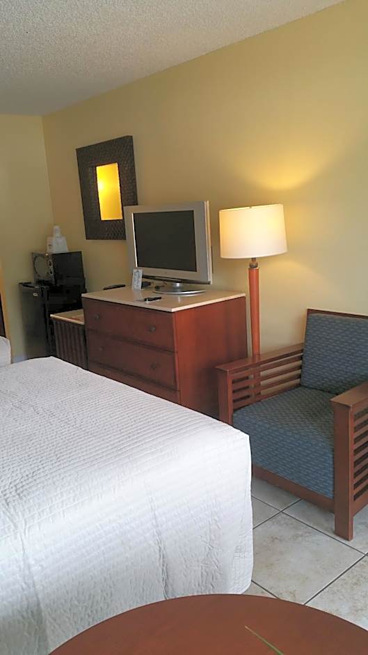 Days Inn by Wyndham Cocoa Cruiseport West At I-95/524