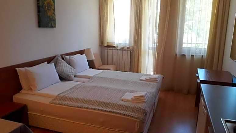 Studios-Villa Park SV