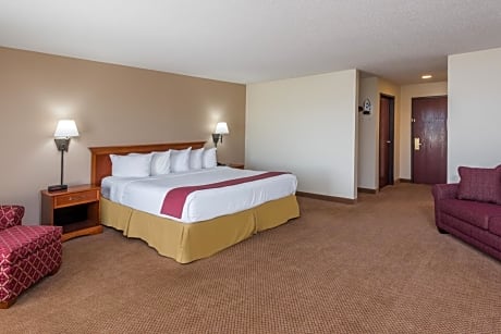 One-Bedroom Honeymoon King Suite - Non-Smoking