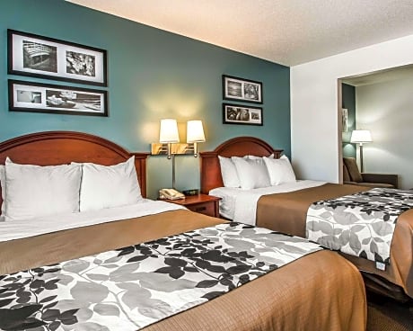 2 Queen Beds, Suite, Nonsmoking