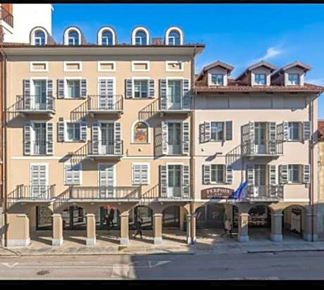 Hotel & Apartments " Perpoin "