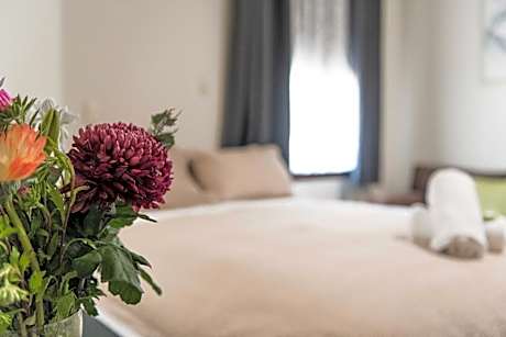 New Crown Hotel Motel