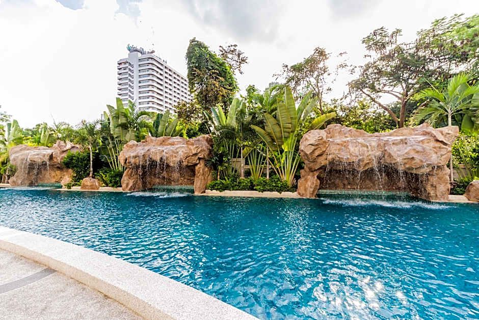 Club Royal Wongamat by Pattaya Sunny Rentals