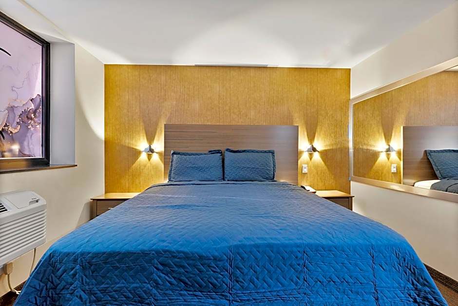 Casa Blanca Hotel Brooklyn