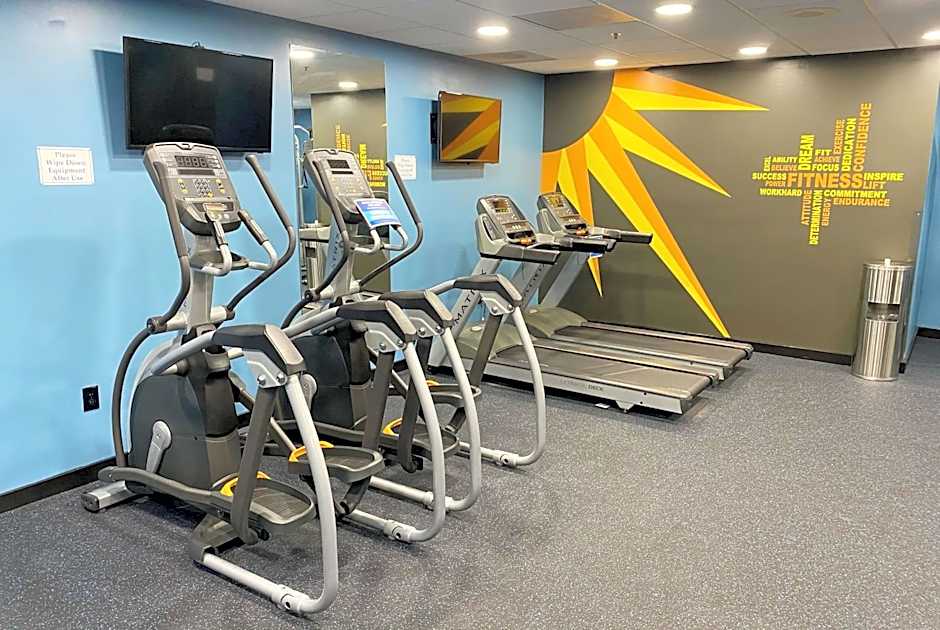 La Quinta Inn & Suites by Wyndham Clarksville