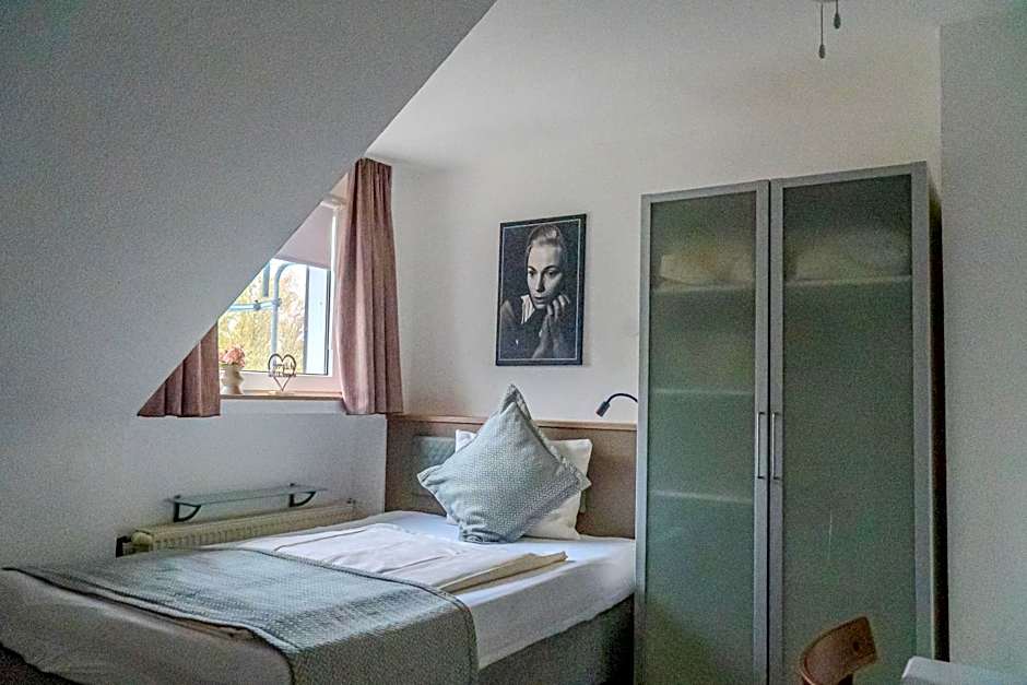 Stadt-gut-Hotel Rheinischer Hof