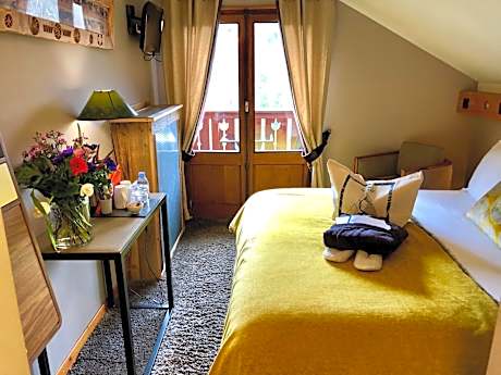 Quadruple Room with Mountain View