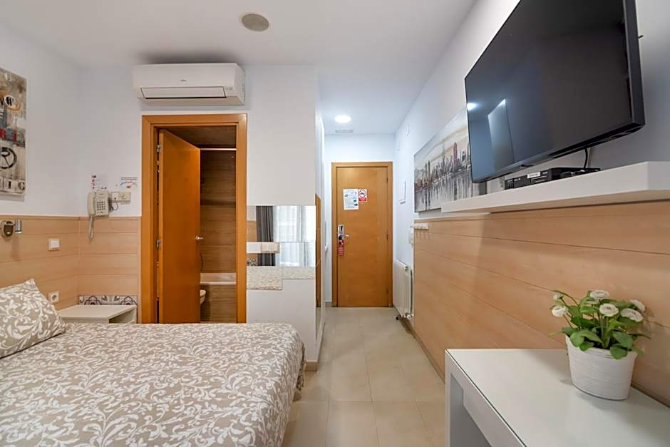 Hostal House