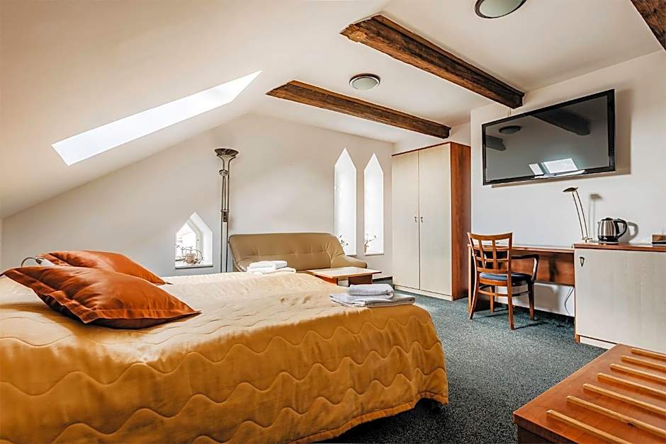 Photo 1 of 12 of Double Room