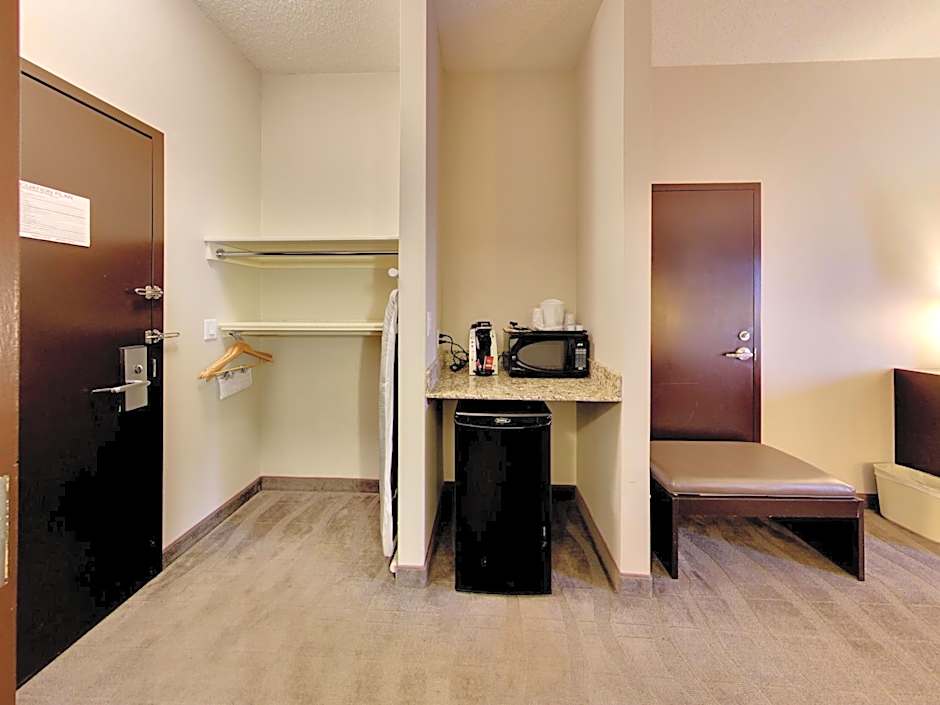 Holiday Inn Express Hotel & Suites - Edmonton International Airport By IHG