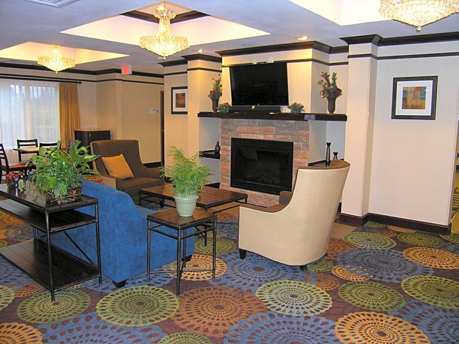 Holiday Inn Express & Suites Belle Vernon