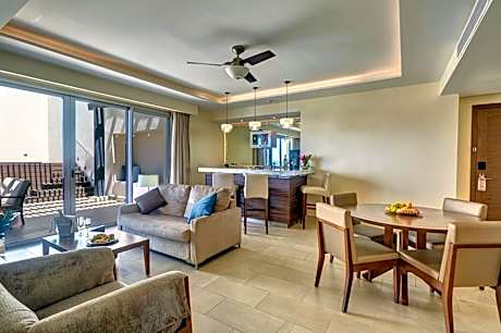Luxury Penthouse One Bedroom Suite Ocean View Terrace Hot Tub DC
