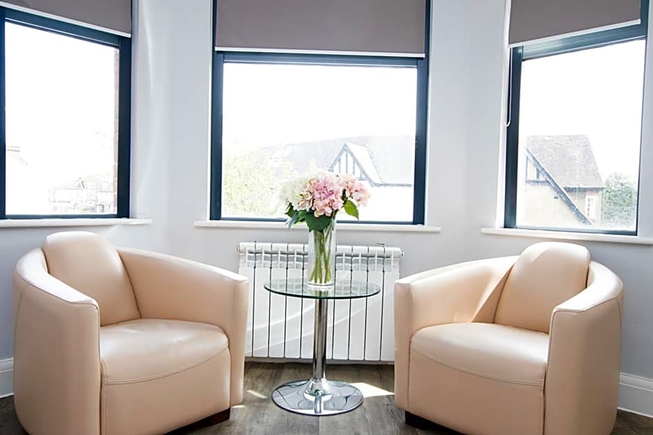 Westciti Caroco Aparthotel