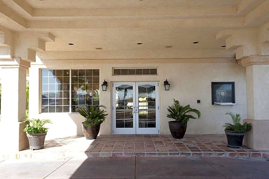 Calipatria Inn And Suites