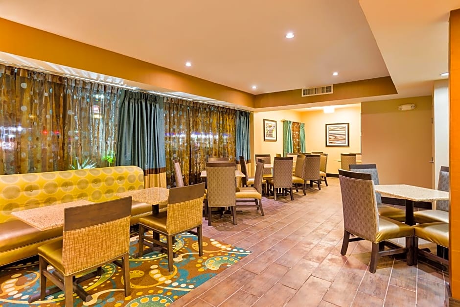 Hampton Inn Bakersfield - Central
