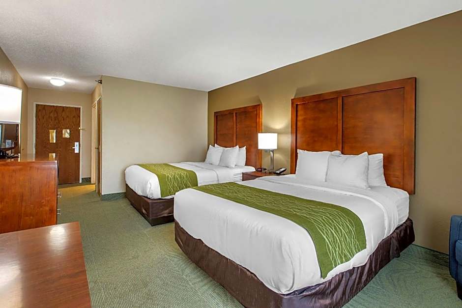 Comfort Inn Muscatine near Hwy 61