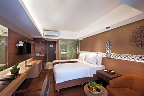 Deluxe King Room - Non-Smoking