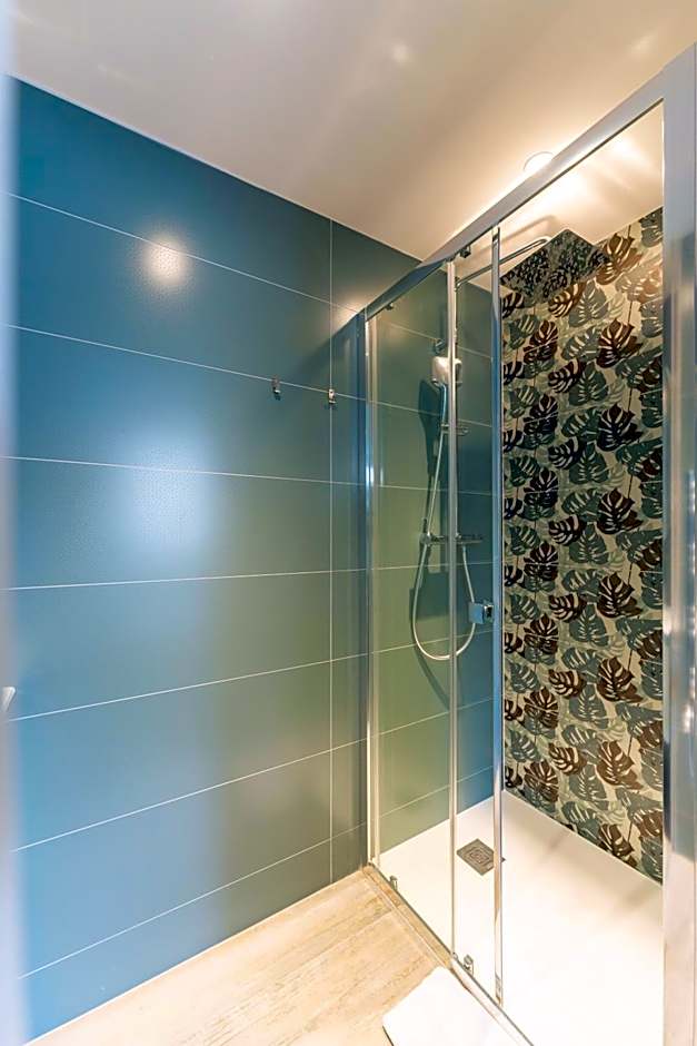 PARADISE Earth & Sea