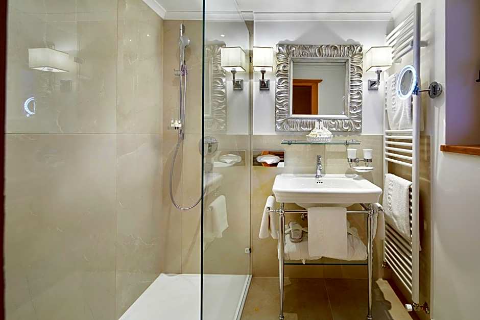 Landsitz Römerhof - Hotel Apartments