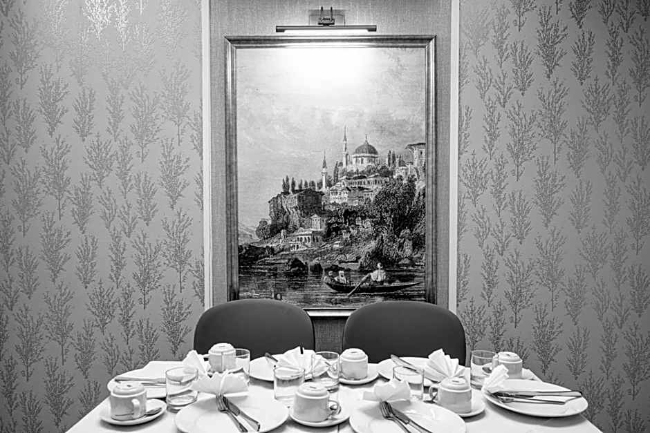 PEMBRIDGE PALACE HOTEL