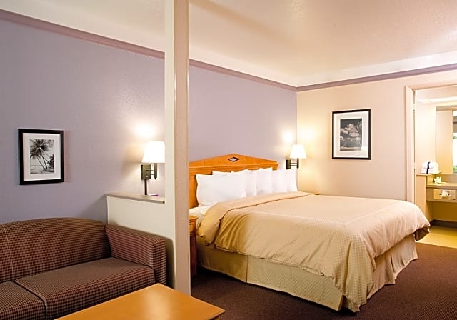 Maingate Garden Inn