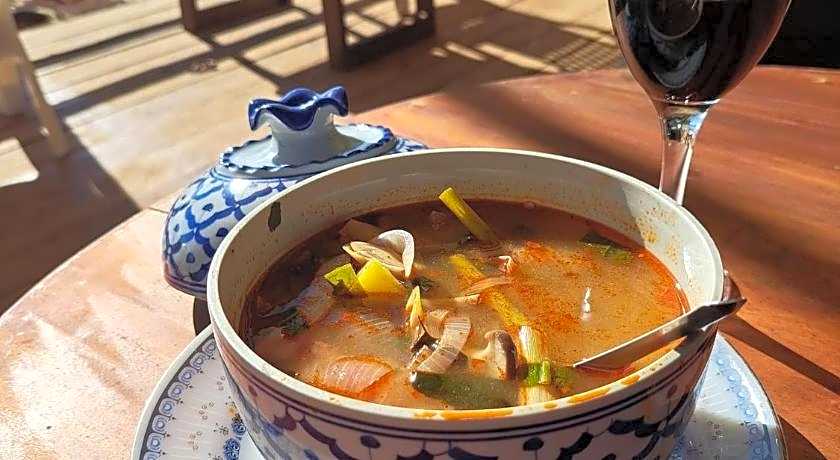 Kohmak HomeHug&Beachclub