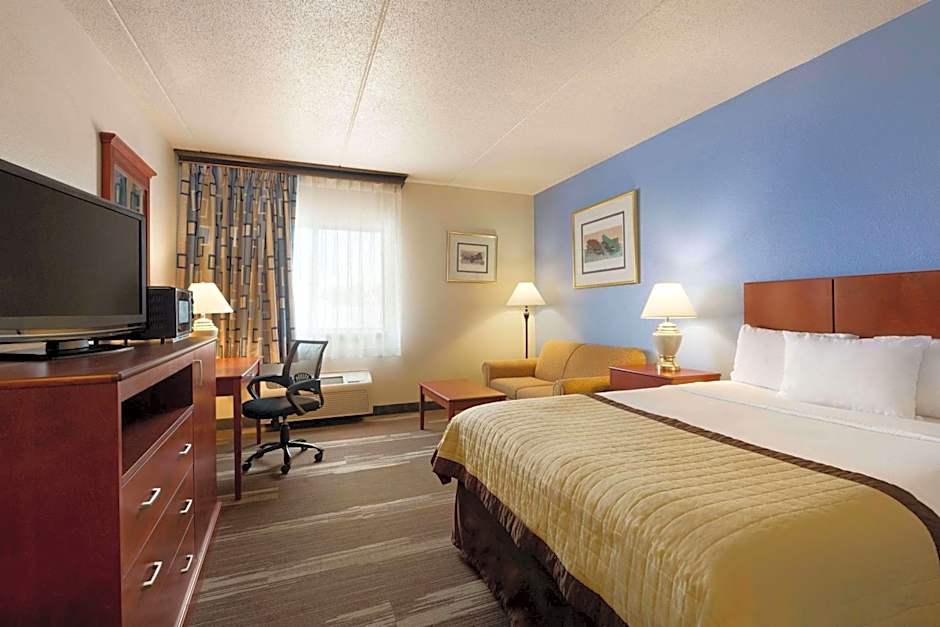 Ramada by Wyndham Fargo