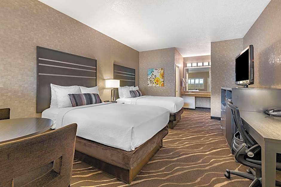 Best Western Plus Park Place Inn - Mini Suites