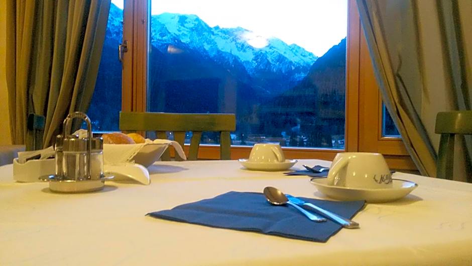 Hotel Veduta dell'Adamello