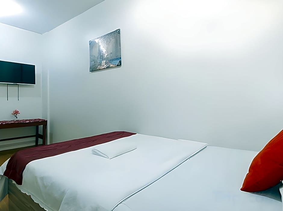 Nearest Hostel Pasay City by RedDoorz