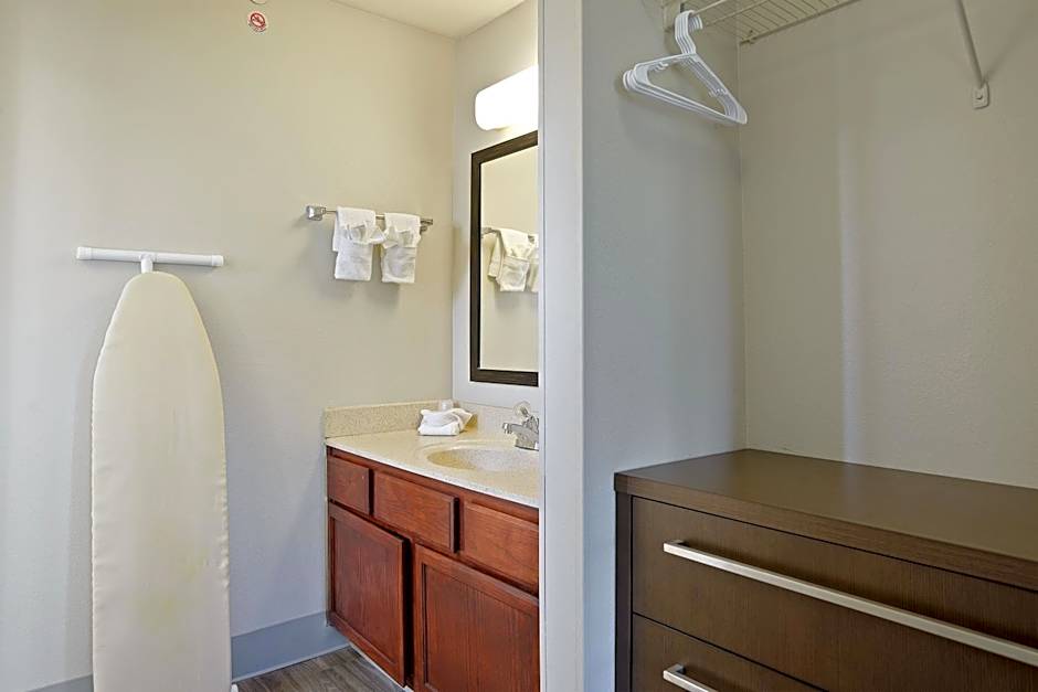 Extended Stay America Suites - Kansas City - Lenexa - 87th St.