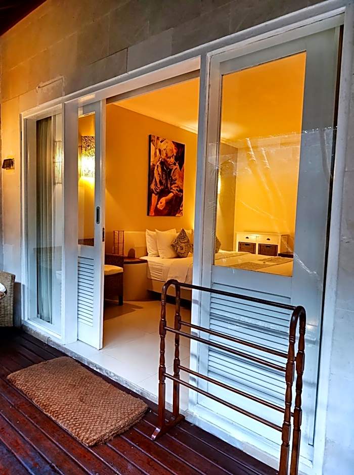 Scallywags Smugglers