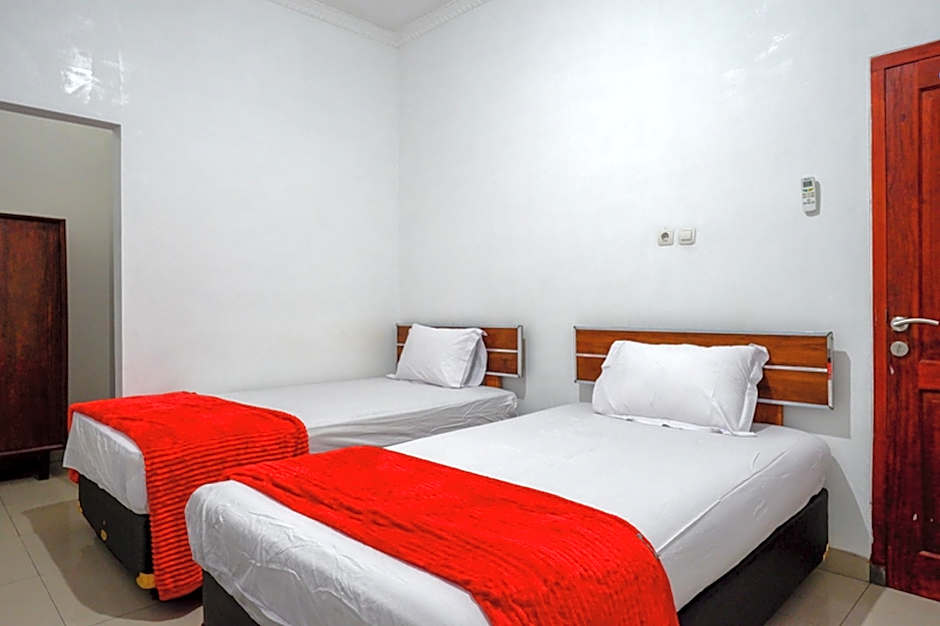 RedDoorz Syariah near UMS Solo - RSO Soeharso