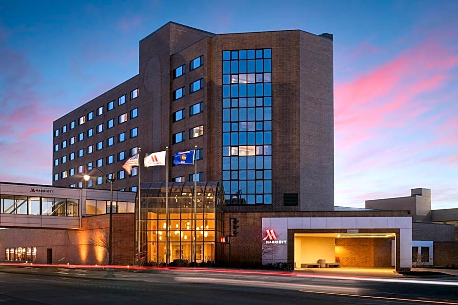 Oshkosh Marriott Waterfront Hotel & Convention Center